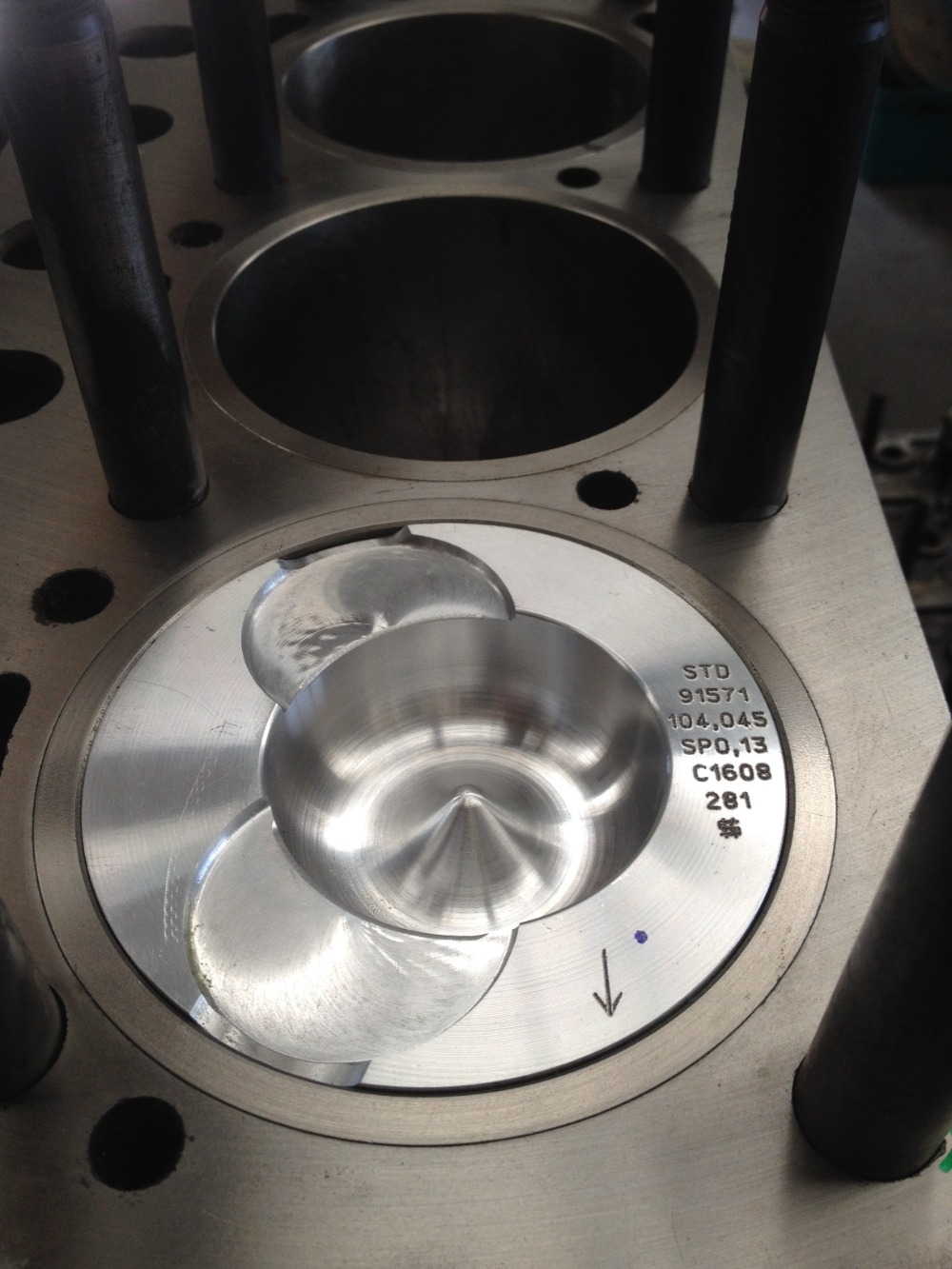 Gereviseerde motor| DAF 615-575